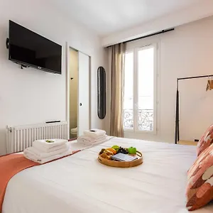 Cosy Bedroom - Tour Eiffel Champs De Mars 5a , Paris France